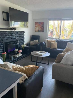 4 bedroom upper level Kits home